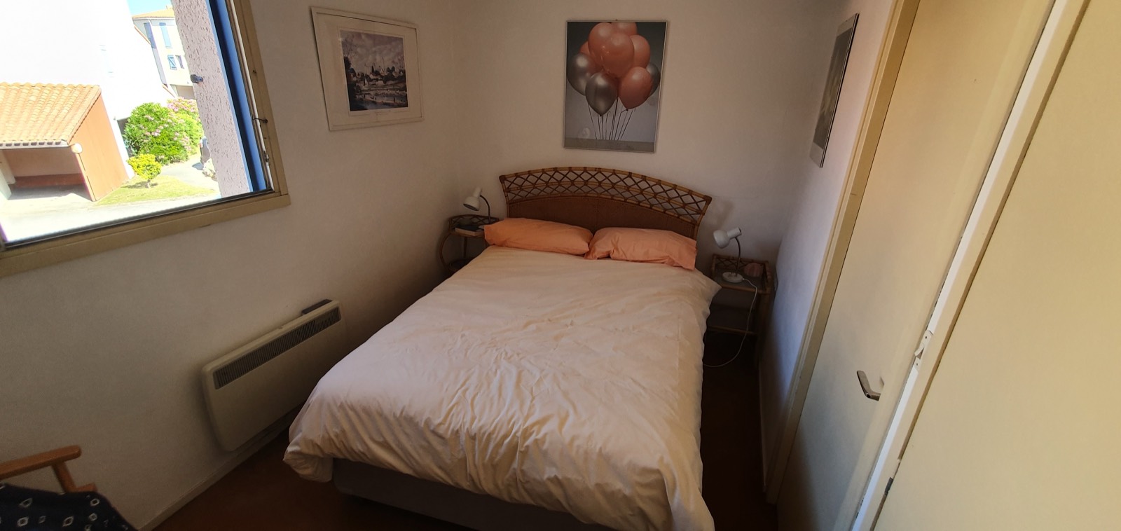 The double bedroom in B27
