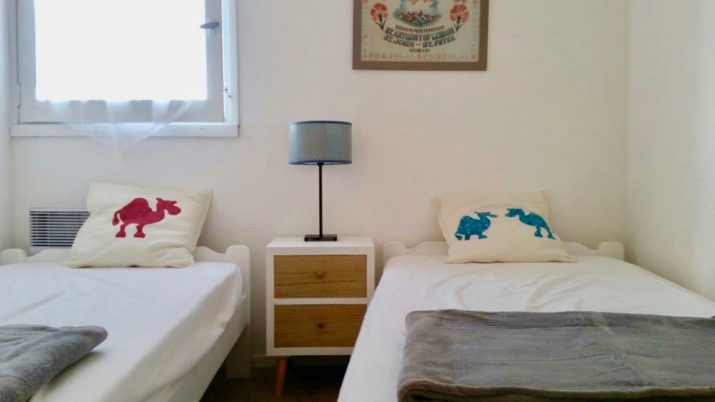 The twin bedroom in B26
